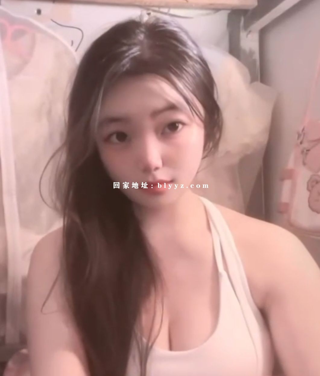 土豪调教巨乳嫩妹大学生自摸喷水露出福利 140V/2.93G